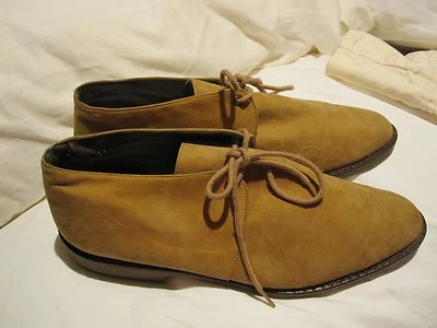   Pisos Bandolino Vintage Gamuza Camel - Talla 7.5 Como Nuevos - Hechos en Italia Foto 1 de 4