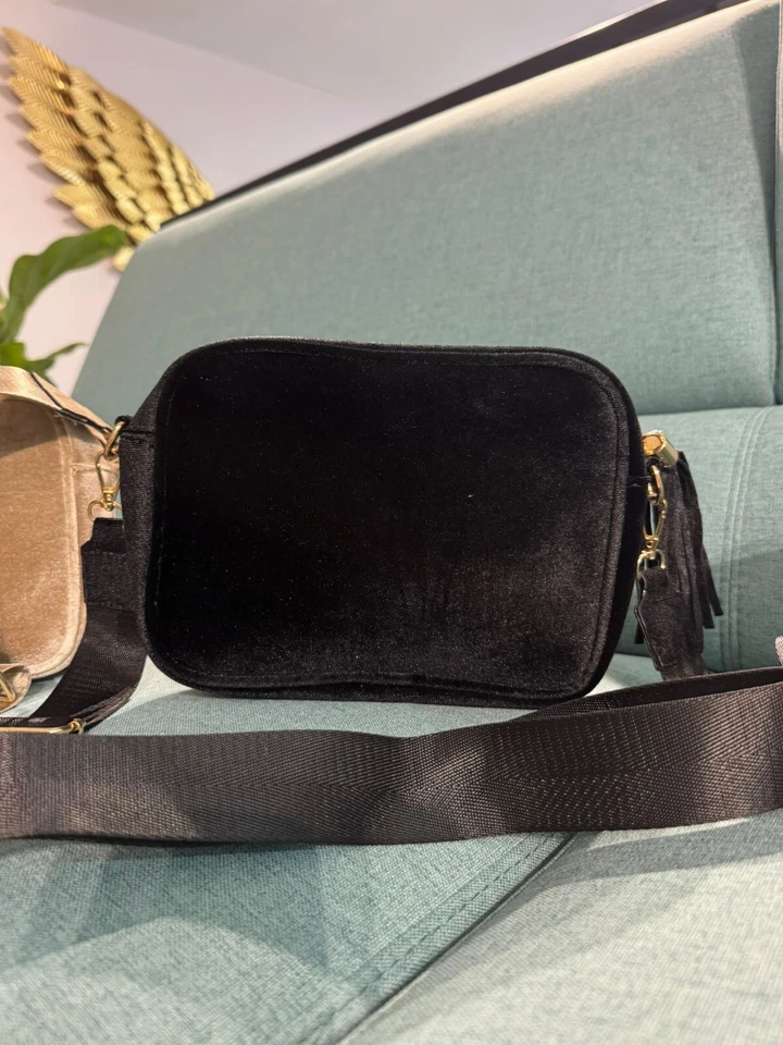 Borsa in velluto, a spalla con tracolla in stoffa. - Immagine 1 di 1