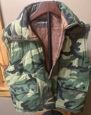 Network Mens Insulated Camo Hunting Vest Sz L  Tuck Away Orange Vest - Image 1 of 4