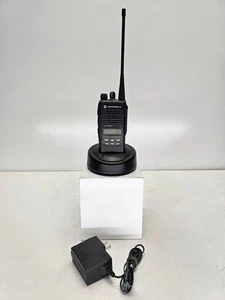 Motorola HT1250 LS+ UHF (AAH25RDH9DP5AN) - Picture 1 of 7