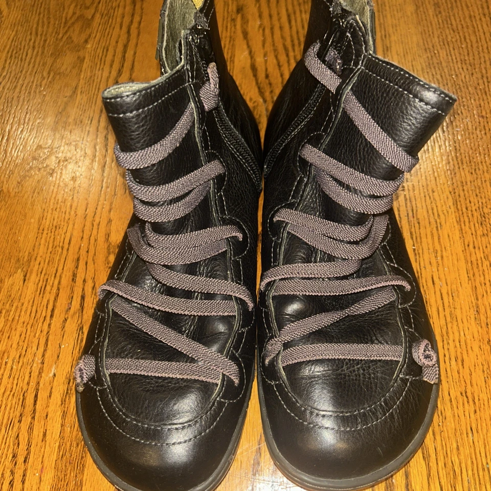 Retired Style Camper Peu Black Leather Boot           Size 6 W  Worn Twice - image 1 of 4