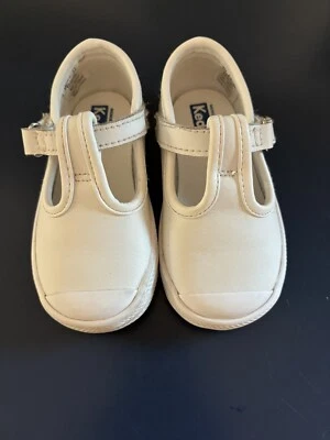 Zapatillas deportivas Mary Jane blancas de cuero con puntera para niñas Keds CH 6 M Foto 1 de 3