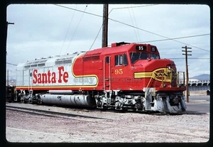 Original Dia - ATSF Santa Fe 95 FP45 Barstow ca 2-5-99 - Bild 1 von 1