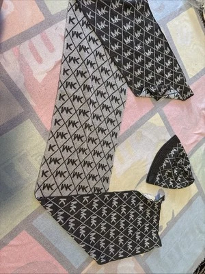 Bufanda con sombrero Michael Kors Foto 1 de 3