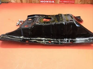 1985 HONDA ATC 200X SWING ARM SKID PLATE 1984-1985 HONDA ATC 200X - Picture 1 of 10