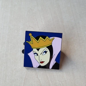 Snow White and the Seven Dwarfs pin badge Walt Disney LE 200 Evil Queen - Picture 1 of 3