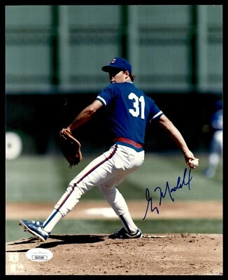 GREG MADDUX SIGNED 8X10 PHOTO - CHICAGO CUBS - JSA COA VINTAGE AUTO  - Image 1 of 3