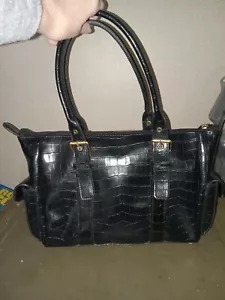 Beautiful BUENO handbag.. Must See!! BLACK CROCODILE PATTERN WITH BLACK LINING.. - Picture 1 of 11