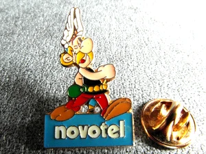 SELTENE PINS PINS - OBELIX & ASTERIX - NOVOTEL 2 - Signiert CORNER GOSCINNY UDERZO - Bild 1 von 3