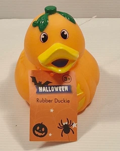 Jack-O'-Lantern Pumpkin Rubber Duck – Halloween Bath Toy Collectible 9x8cm - Bild 1 von 6
