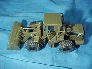 Cargador de juguete a escala 1:50 NZG con Alemania Caterpillar de 1970 color antiguo - Imagen 1 de 3