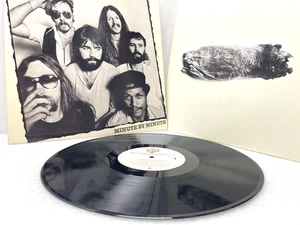 THE DOOBIE BROTHERS MINUTE BY MINUTE VINYL ALBUM VG+ 1ST PRINT 1978 ROACH INSERT - Picture 1 of 9