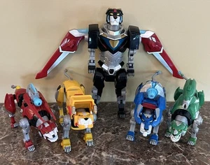 Voltron Legendary Defender 16" Combiner 5 Lions 2017 Playmates Working - Picture 1 of 22