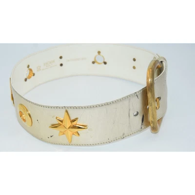 34Vintage Escada Champagne Metálico Dorado Estrella Dije Cuero Cinturón 34 Foto 1 de 4