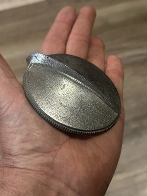 ORIGINAL 1932 FORD RADIATOR CAP DEUCE VINTAGE RAT ROD OEM HOT ROD OLD SKOOL USA - Image 1 of 4