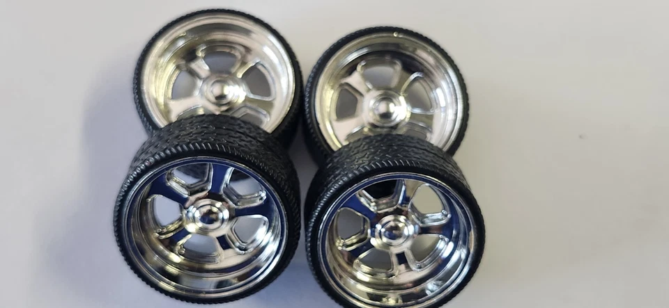  МАСШТАБ 1/24 ХРОМИРОВАННЫЕ КОЛЕСА И ШИНЫ ДЛЯ МОДЕРНИЗАЦИИ JADA 1969 CHEVROLET C-10 - Изображение 1 из 4