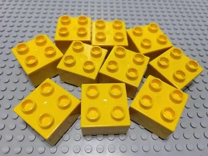 LEGO Duplo Lot of 10 Yellow 2x2 Building Brick Pieces - Picture 1 of 1