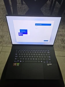 Portátil ASUS ProArt P16 16"" táctil OLED AMD Ryzen AI 9 HX 370 RTX 4070 32 GB 2 TB - Imagen 1 de 9
