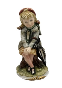 Japanese Tamafune Girl Figurine – KW 2292 – Girl with Umbrella – Nagoya, Japan . - Picture 1 of 10