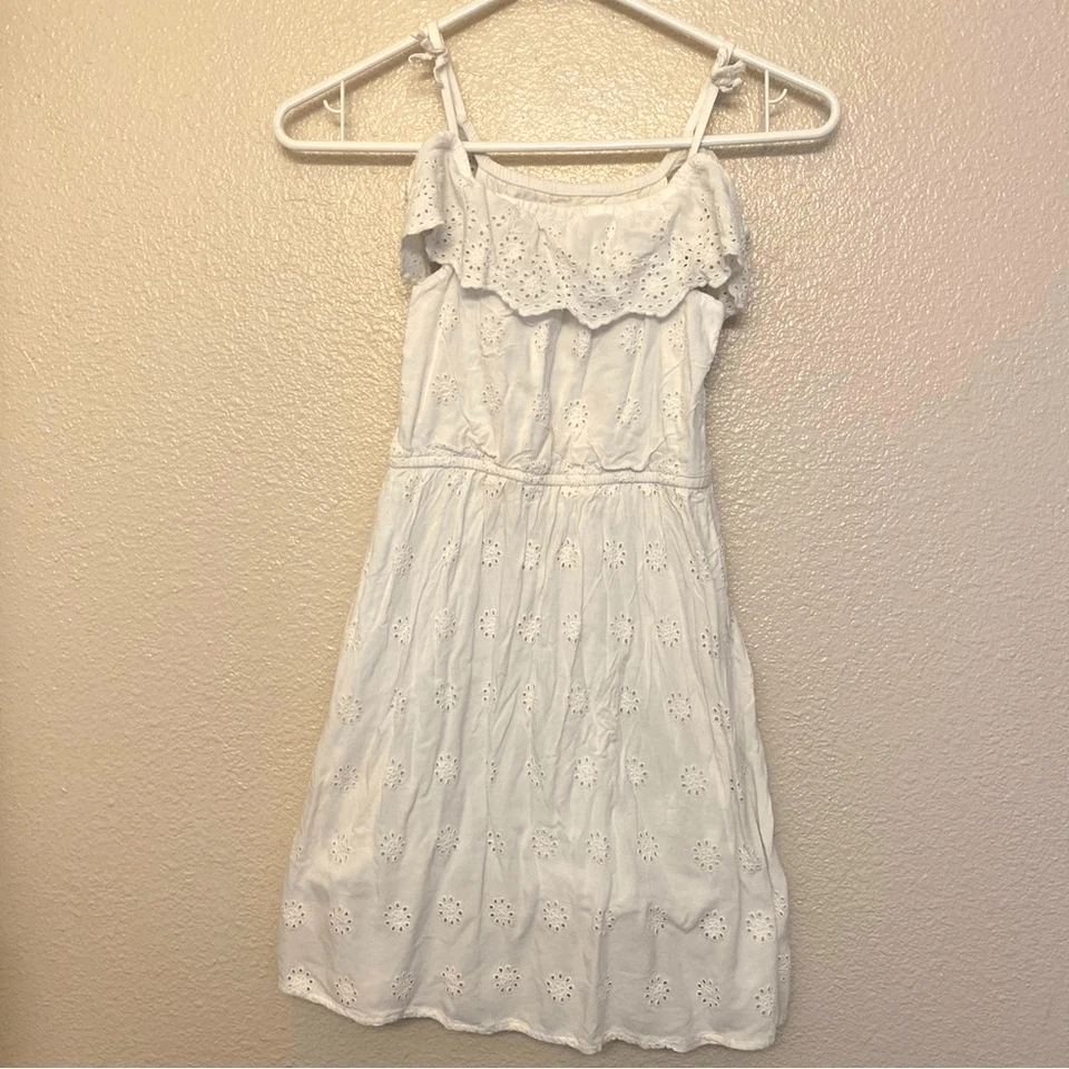 H&M Maxi Vestido Blanco Volantes Fuera del Hombro Encaje Ojales Niñas 5/6 (Funciona Grande) Foto 1 de 4