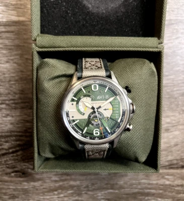 Cronógrafo AVI-8 Hawker Harrier II duplo retrógrado | Verde prata | AV-4056-02  - Imagem 1 de 4