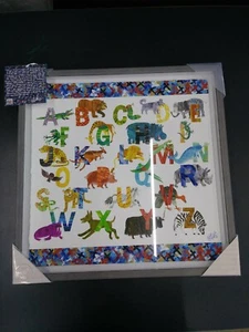 Alphabet Dschungelkreuz von Eric Carle. Gerahmt & gedruckt von Marmont Hill, 18"x18" - Bild 1 von 9