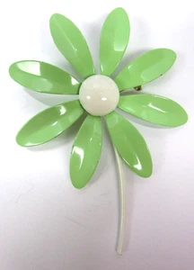 Vintage hellgrün weiß Emaille Gänseblümchen Blume Anstecknadel Brosche 3 1/4" - Bild 1 von 3