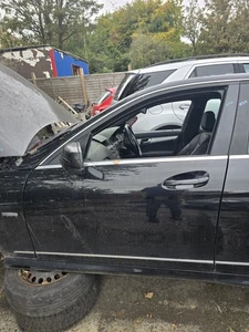 MERCEDES C CLASS W204 SALOON NSF NEARSIDE PASSENGER FRONT DOOR 197 A2047205900 - Picture 1 of 3