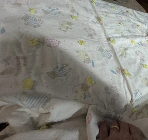 VINTAGE HANDMADE BEAR REVERSIBLE BABY QUILT! 40 X 40 - Picture 1 of 4