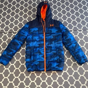 Under Armour Cold Gear Hooded Puffer Jacket Blue Camo Neon Orange Youth YLG VGC - Picture 1 of 9
