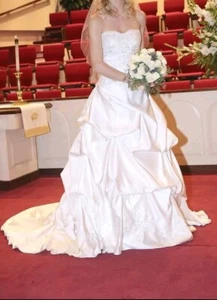 David's Bridal Wedding Gown Size 0 - Picture 1 of 3