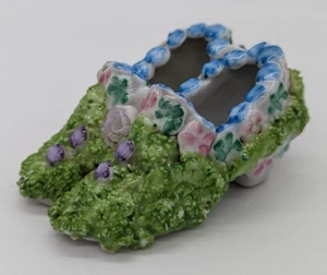 German Elfinware Mossware shoes Excellent condition Forget-Me-Nots & Roses. 1940 - Picture 1 of 6