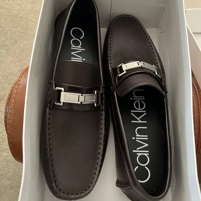 Calvin Klein 男式 11.5 M 码 Karns 压花皮革红木  — 第 1/3 张图片