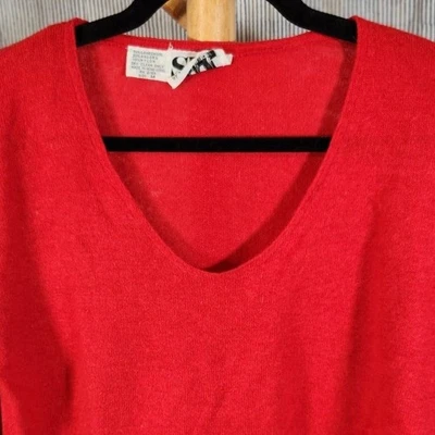 Suéter Vintage SW1 Vesna Bricelj Mediano $160 Rojo Lana de Cordero Angora Diseñador Elegante Foto 1 de 4
