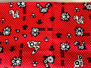 25-7-1005 BAUMWOLLSTOFF-ROTE PUNKTE, BLUMEN EICHHÖRNCHEN, HASE, HAUS, KÜKEN-33X44" - Bild 1 von 3