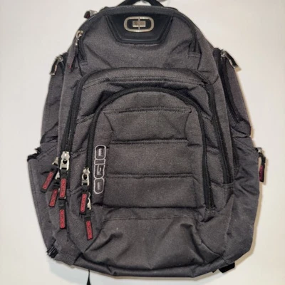 OGIO • Mochila Renegade RSS 17 • Pindot Negro • Se Adapta a Laptop de 17" Multi Bolsillo Foto 1 de 4