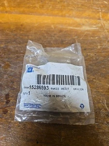 NEW GM OEM FRONT- AXLE SEALS- GENERAL MOTORS GMC 15286593 - Picture 1 of 2
