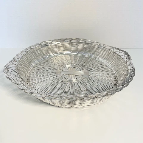 Metal Woven Wire Basket Pie Dish Holder/Bread Basket 10”Round Cover
