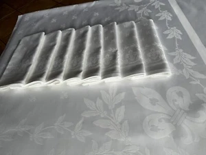 Tablecloth And 8 Napkins Lily Flowers Embroidered Monogram Crown Weapons Offered - Picture 1 of 24