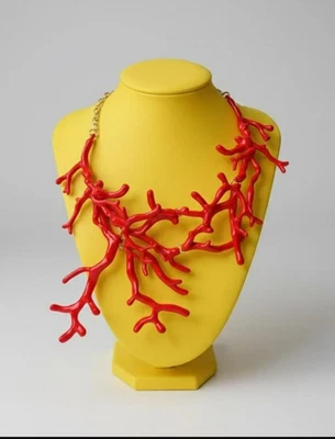 Collar con rama de coral rojo Foto 1 de 4