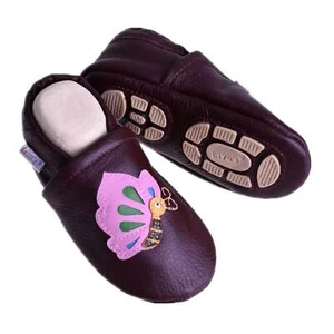 Liya's Hauschuhe mit Gummisohle - #661 Schmetterling in weinrot - Bild 1 von 3