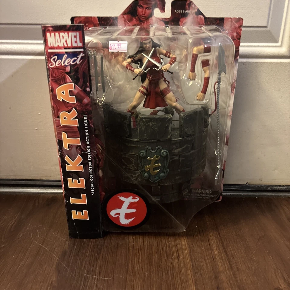 Figura de acción Diamond Marvel Select Elektra 2016 Foto 1 de 4
