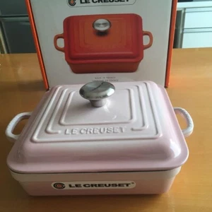 Le Creuset Signature Cocotte Square Shell Pink 24cm 2.8L Silver Knob - Picture 1 of 8