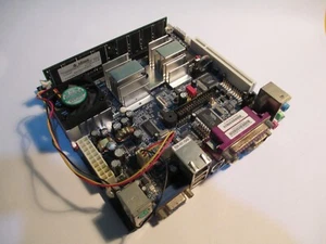 MAINBOARD mini-ITX VIA EPIA-M10000 LVDS ONBOARD C3 1GHz CPU + 512 Mb DDR - Foto 1 di 6