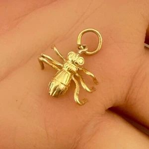 MCM Vintage Gold Over 925 Sterling Silver Fly Insect Charm Pendant (1.1g) - Imagen 1 de 3