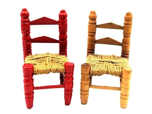 2 SILLAS DE MUÑECA CON RESPALDO DE ESCALERA 4,5 pulgadas Oso de peluche con asiento de cuerda tejida de madera roja y natural - Imagen 1 de 7