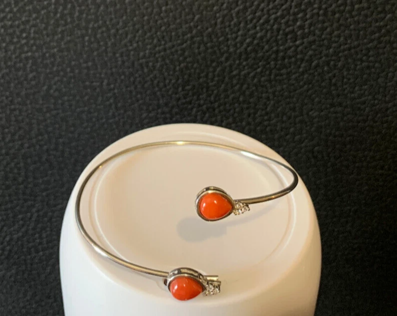 Bracciale tubolare in argento con spolette a goccia in corallo rosso e zirconi - Immagine 1 di 1