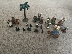 Kmart Nativity set collection 23 pieces very good condition - Picture 1 of 7