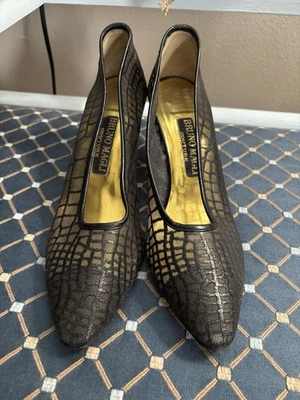 Bombas de malla Bruno Magli Couture negras vintage 7,5B hechas en Italia Foto 1 de 4