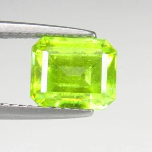 Sfene verde buona lucentezza naturale 2,55 ct splendido taglio ottagonale, Myanmar-2140 - Foto 1 di 2